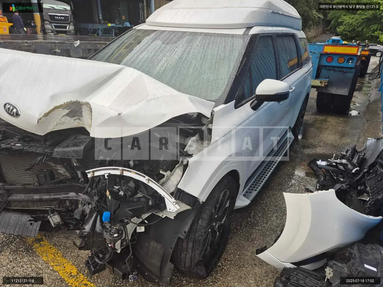 Photo 2 of 10: 2021 Kia Carnival High Limousine, VIN KNANE81BBMS101387 — Korean insurance auction