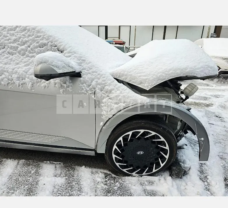 Photo 2 of 3: 2021 Hyundai IONIQ 5 Electric Car AWD — Korean insurance auction
