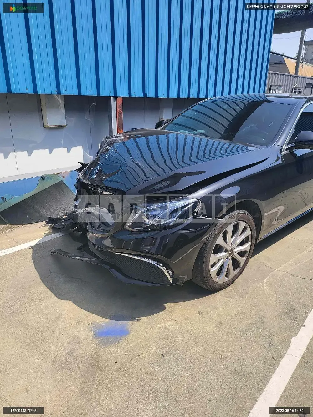Photo 2 of 13: 2018 Mercedes-Benz E300, VIN WDDZF4JB6JA403334 — Korean insurance auction