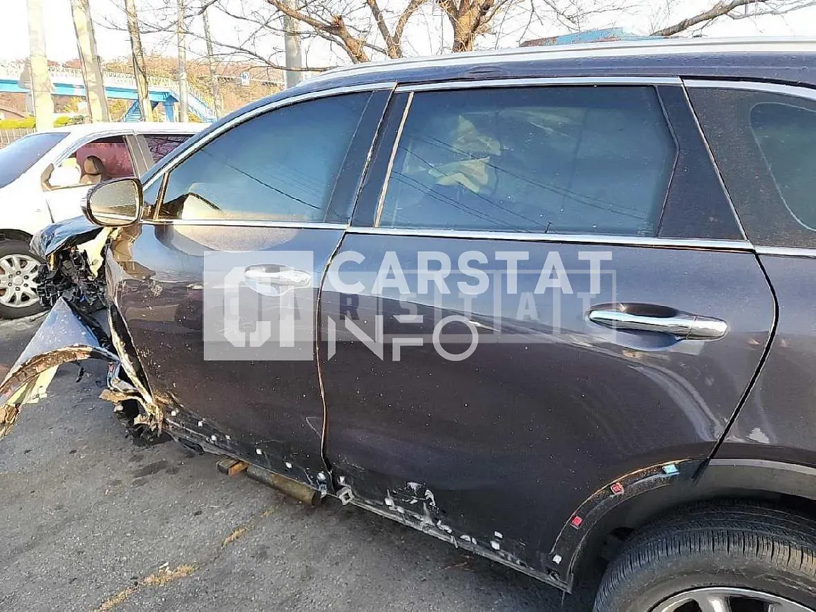Photo 2 of 14: 2016 Kia Sorento 2.0 — Korean insurance auction