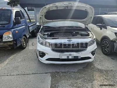 Photo 1 of 13: 2020 Kia Carnivals — Korean insurance auction