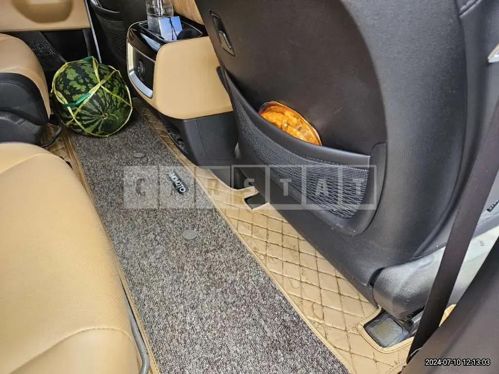 Photo 2 of 19: 2021 Kia Carnival — Korean insurance auction