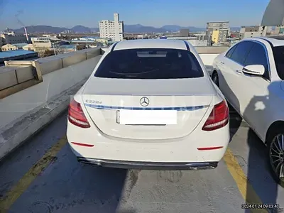 Photo 1 of 24: 2017 Mercedes-Benz E220d, VIN WDDZF0EB0HA171701 — Korean insurance auction