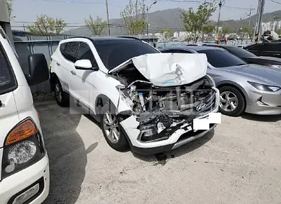 Photo 1 of 12: 2018 Hyundai Santa Fe, VIN KMHSW81UBJU804942 — Korean insurance auction