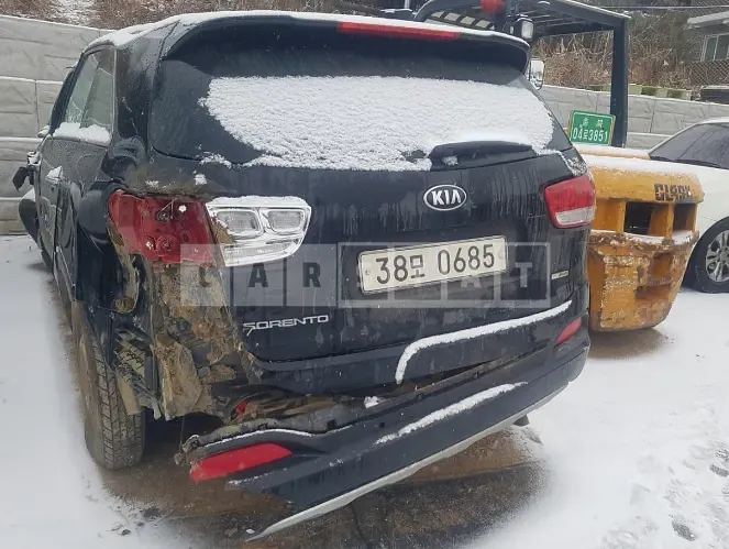 Photo 2 of 10: 2016 Kia Sorento, VIN KNAPG81ABGA252970 — Korean insurance auction