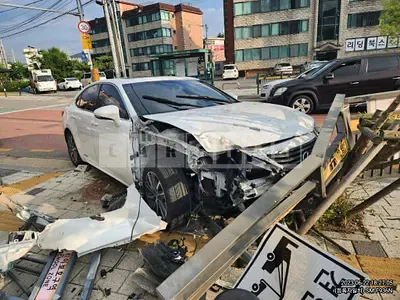 Photo 1 of 9: 2016 Lexus ES300h, VIN JTHBW1GG6G2107034 — Korean insurance auction