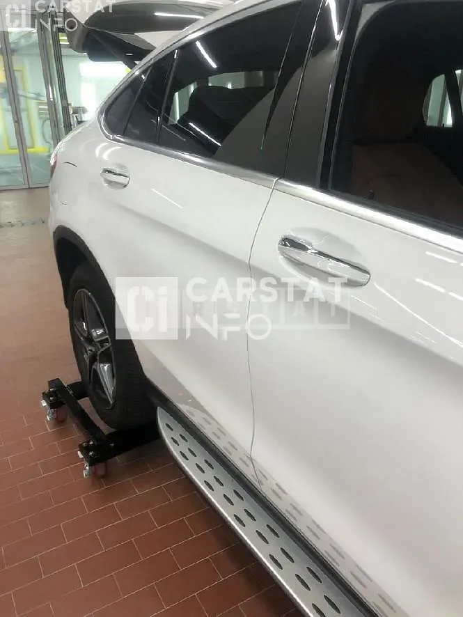 Photo 2 of 30: 2020 Mercedes-Benz GLC300 e 4Matic Coupe — Korean insurance auction