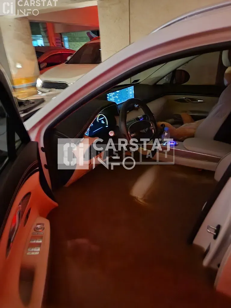 Photo 2 of 8: 2021 Genesis G70 — Korean insurance auction