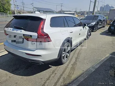 Photo 1 of 19: 2020 Volvo V60CCT5 AWD — Korean insurance auction
