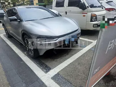 Photo 1 of 14: 2024 Kia EV6 Long Range Earth Electric Car — Korean insurance auction