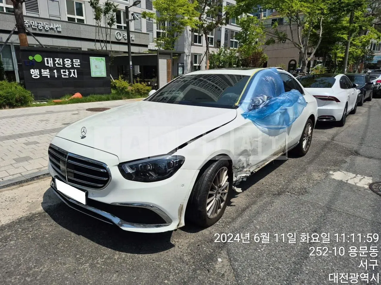 Photo 2 of 19: 2021 Mercedes-Benz E220d 4Matic, VIN W1KZF0FB9MA947509 — Korean insurance auction
