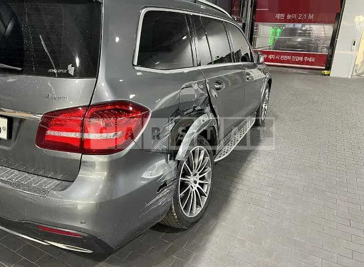 Photo 2 of 22: 2017 Mercedes-Benz GLS500 4Matic — Korean insurance auction