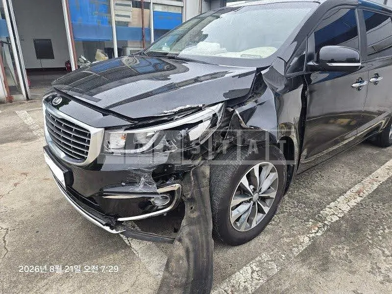 Photo 2 of 27: 2016 Kia Carnival, VIN KNAMB81ABGS211858 — Korean insurance auction