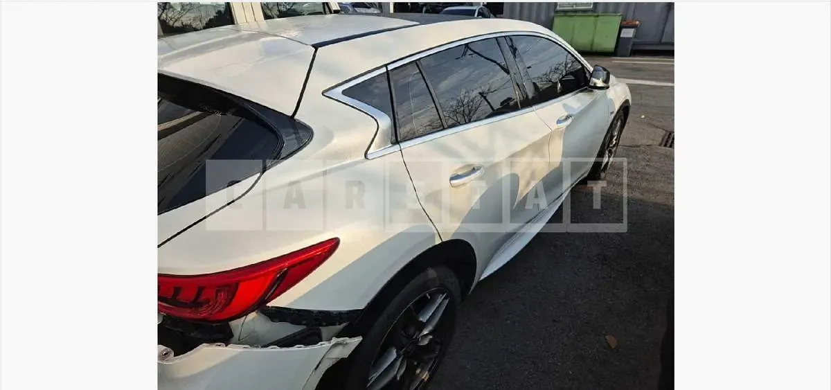 Photo 2 of 18: 2017 Infiniti Q30 — Korean insurance auction