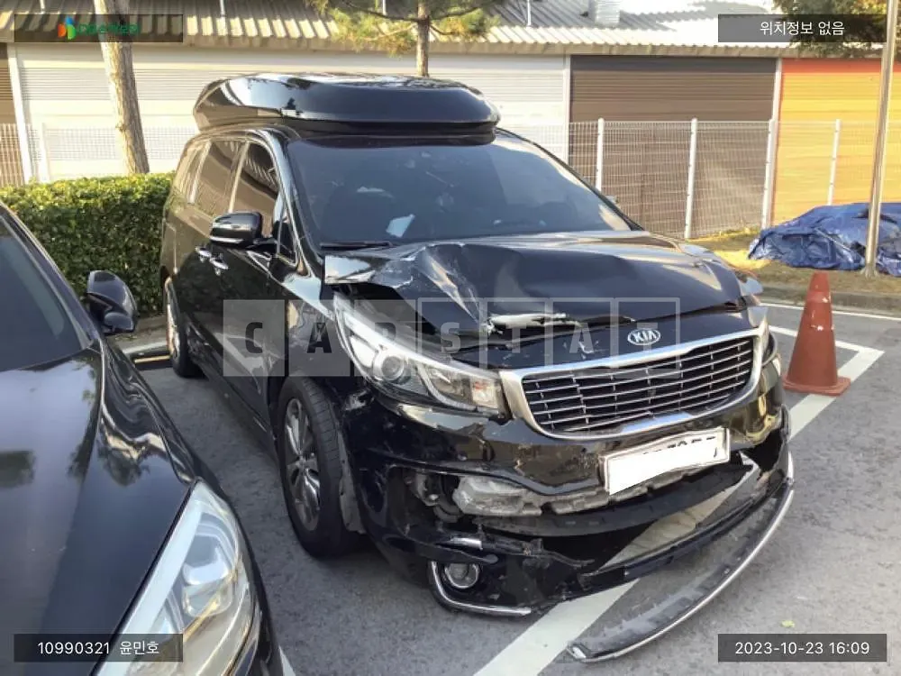 Photo 2 of 17: 2018 Kia Carnival High Limousine, VIN KNAME81ABJS443788 — Korean insurance auction