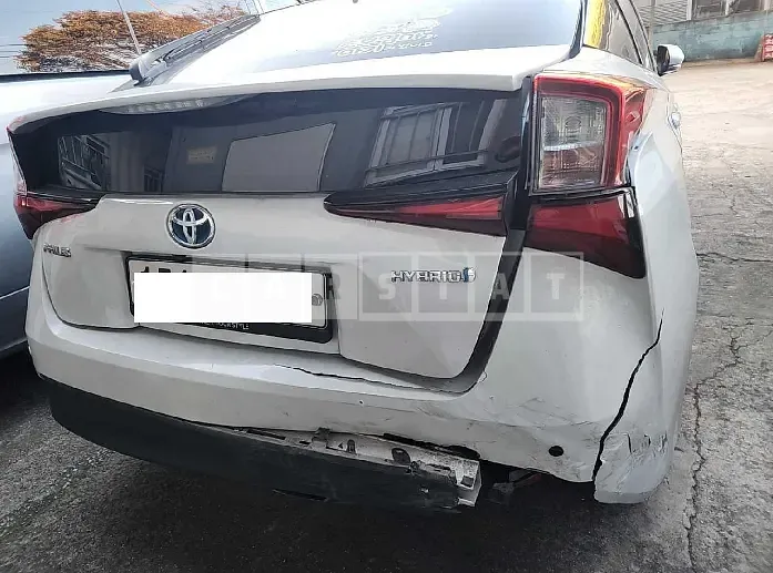 Photo 2 of 9: 2022 Toyota Prius, VIN JTDKAMFU7N3154914 — Korean insurance auction