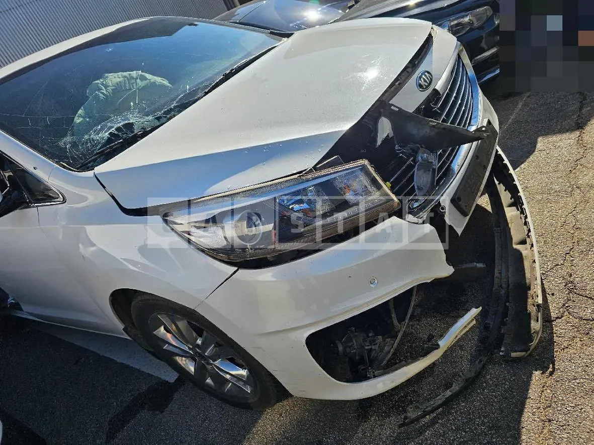 Photo 2 of 10: 2014 Kia Carnival — Korean insurance auction