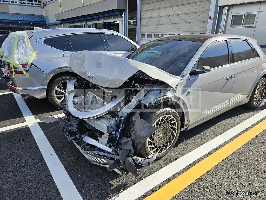 Photo 2 of 8: 2022 Hyundai IONIQ 5 Long Range AWD — Korean insurance auction