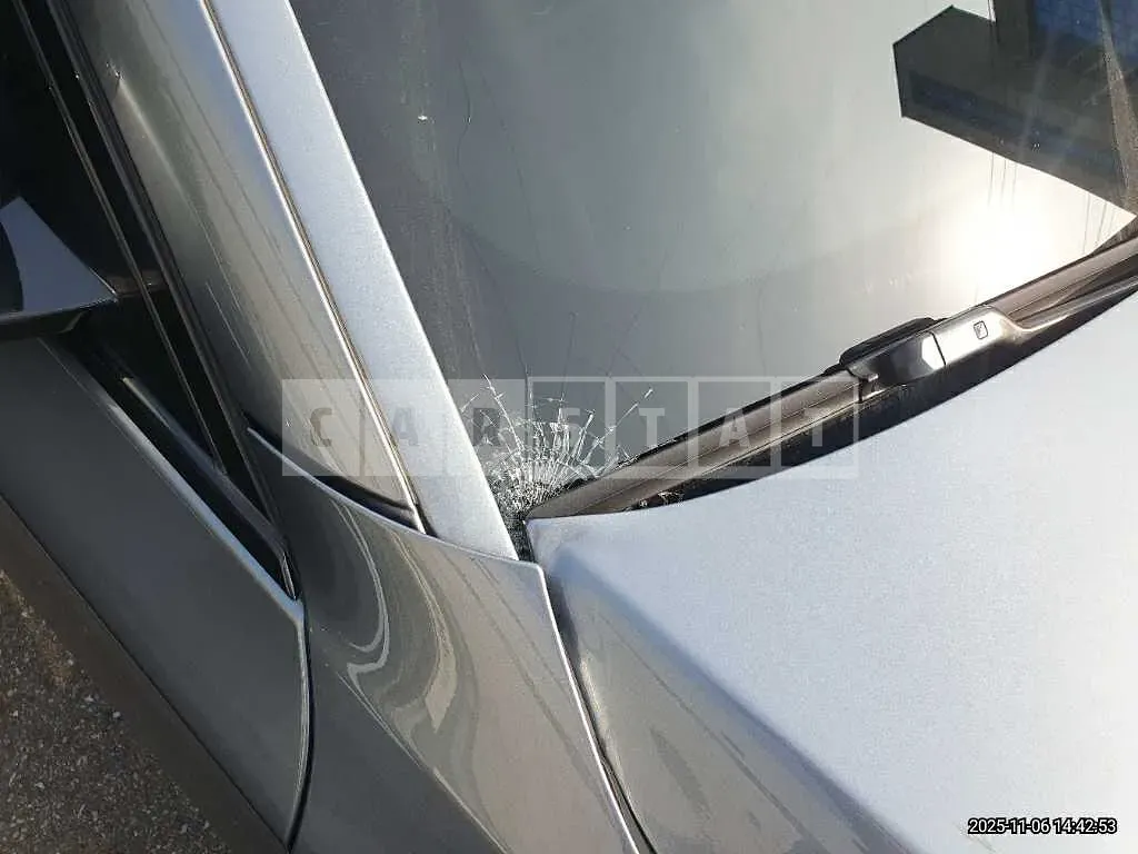 Photo 2 of 13: 2017 BMW 520d — Korean insurance auction