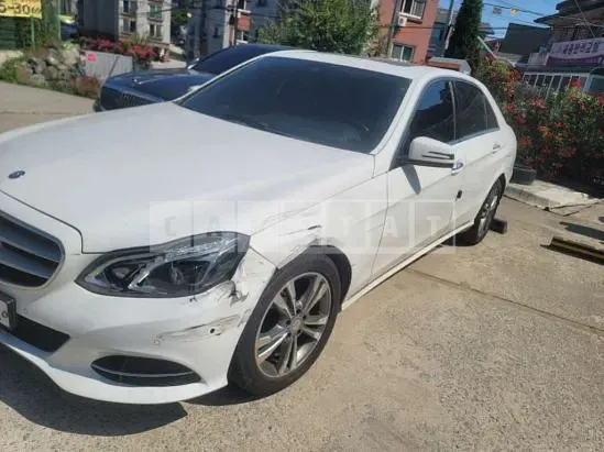 Photo 2 of 8: 2016 Mercedes-Benz E220 BlueTec — Korean insurance auction