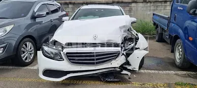 Photo 1 of 16: 2016 Mercedes-Benz E220 d, VIN WDDZF0EB5HA027092 — Korean insurance auction