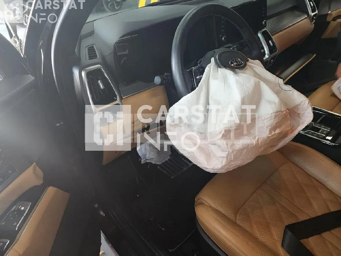 Photo 2 of 14: 2020 Kia Sorento 2.2 — Korean insurance auction