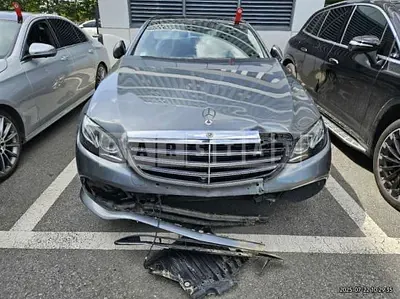 Photo 1 of 33: 2019 Mercedes-Benz E 300 4Matic — Korean insurance auction