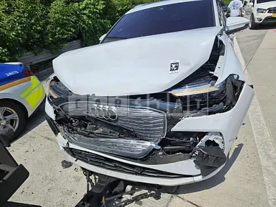 Photo 1 of 13: 2022 Audi Q4 e-tron 40, VIN WAUZZZFZ6NP044619 — Korean insurance auction