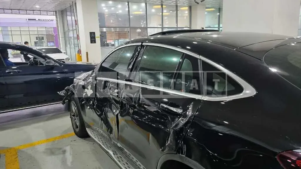 Photo 2 of 47: 2020 Mercedes-Benz GLC300 e 4Matic Coupe — Korean insurance auction