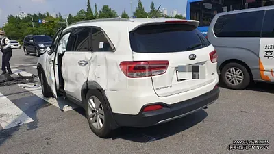 Photo 1 of 16: 2017 Kia Sorento 2.0 — Korean insurance auction