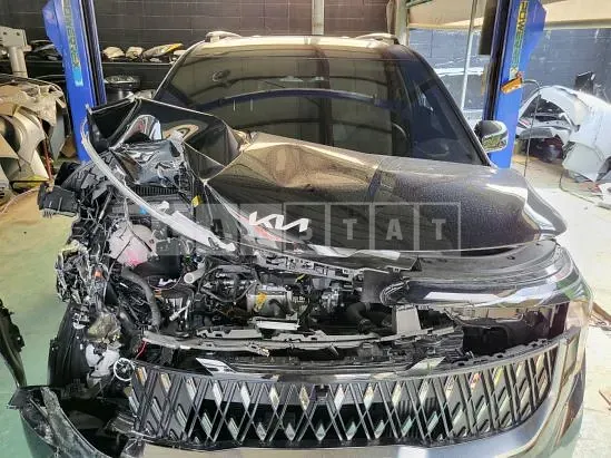 Photo 2 of 17: 2024 Kia Carnival — Korean insurance auction
