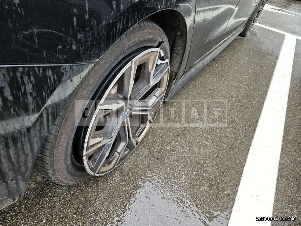 Photo 2 of 22: 2023 BMW i4 eDrive40 — Korean insurance auction