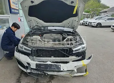 Photo 1 of 27: 2023 BMW 520i — Korean insurance auction