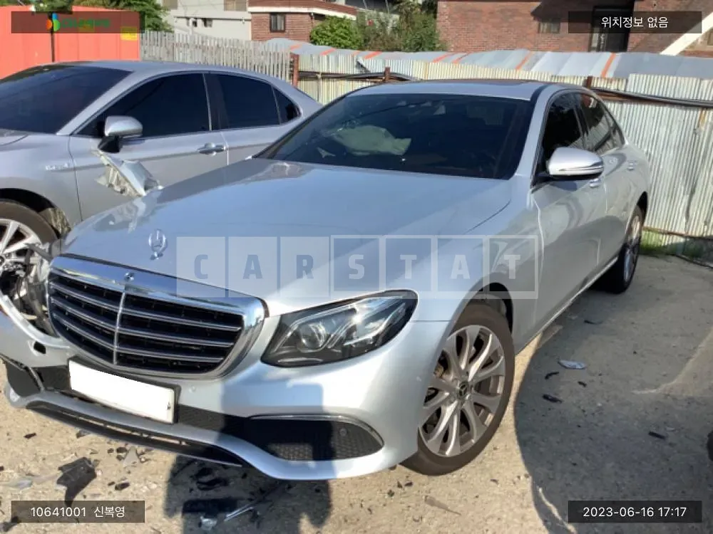 Photo 2 of 22: 2018 Mercedes-Benz E220d, VIN WDDZF0EB1JA460964 — Korean insurance auction