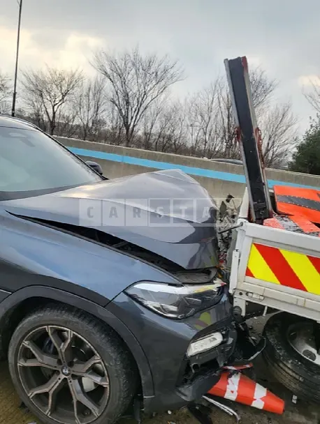 Photo 2 of 9: 2021 BMW X6 xDrive30d — Korean insurance auction