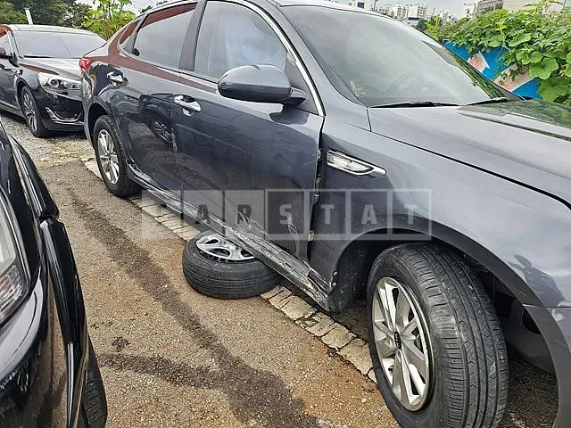 Photo 2 of 17: 2015 Kia K5, VIN KNAGT416BGA016986 — Korean insurance auction