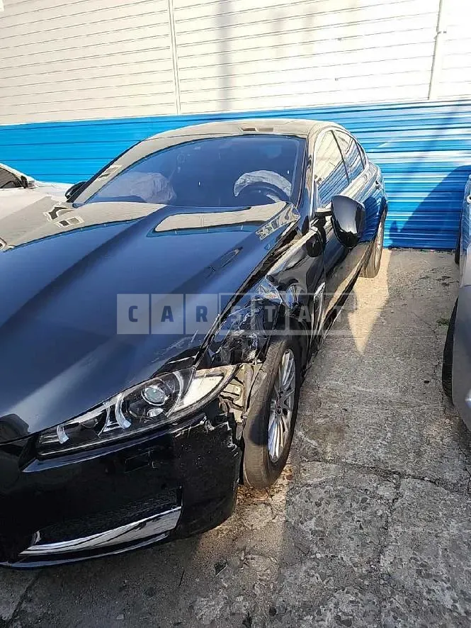 Photo 2 of 38: 2015 Jaguar XF 2.0GTDI, VIN SAJAA05S4FPU54118 — Korean insurance auction