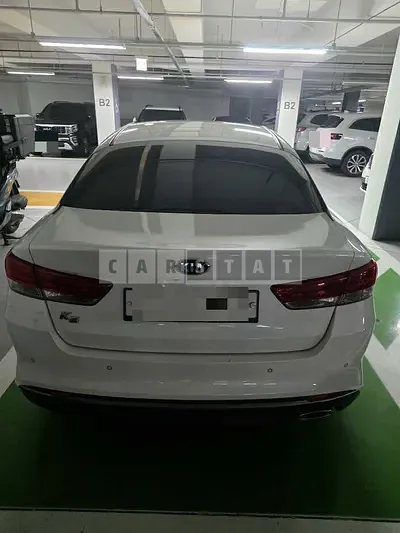Photo 1 of 10: 2018 Kia K5 — Korean insurance auction