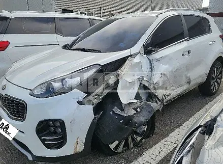 Photo 2 of 21: 2018 Kia Sportage, VIN KNAPM813BJK359382 — Korean insurance auction