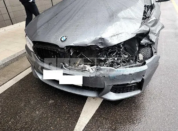 Photo 2 of 9: 2018 BMW 520d xDrive, VIN WBAJC510XJG861022 — Korean insurance auction
