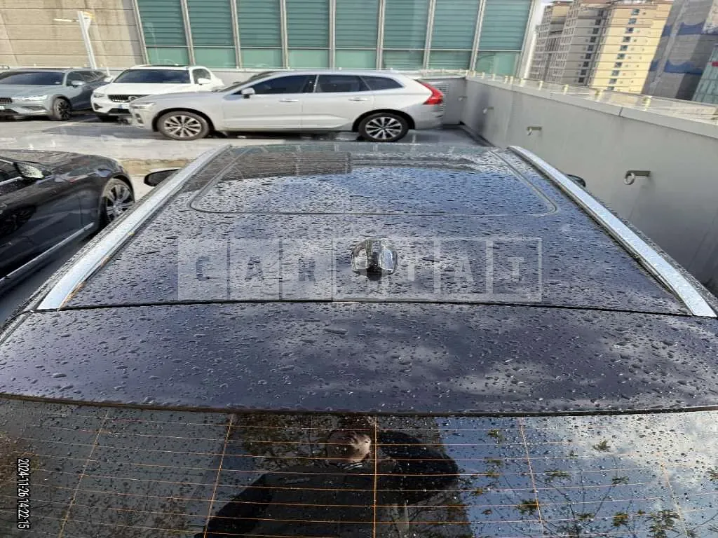 Photo 2 of 10: 2023 Volvo V60 CCB5 AWD — Korean insurance auction