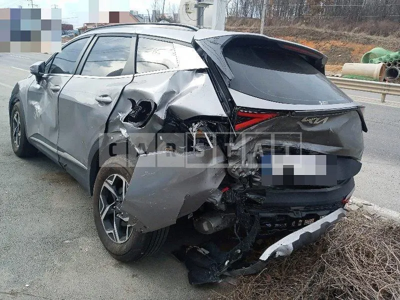 Photo 2 of 9: 2023 Kia Sportage 2.0 (LPG), VIN KNAPU81JBRK227886 — Korean insurance auction