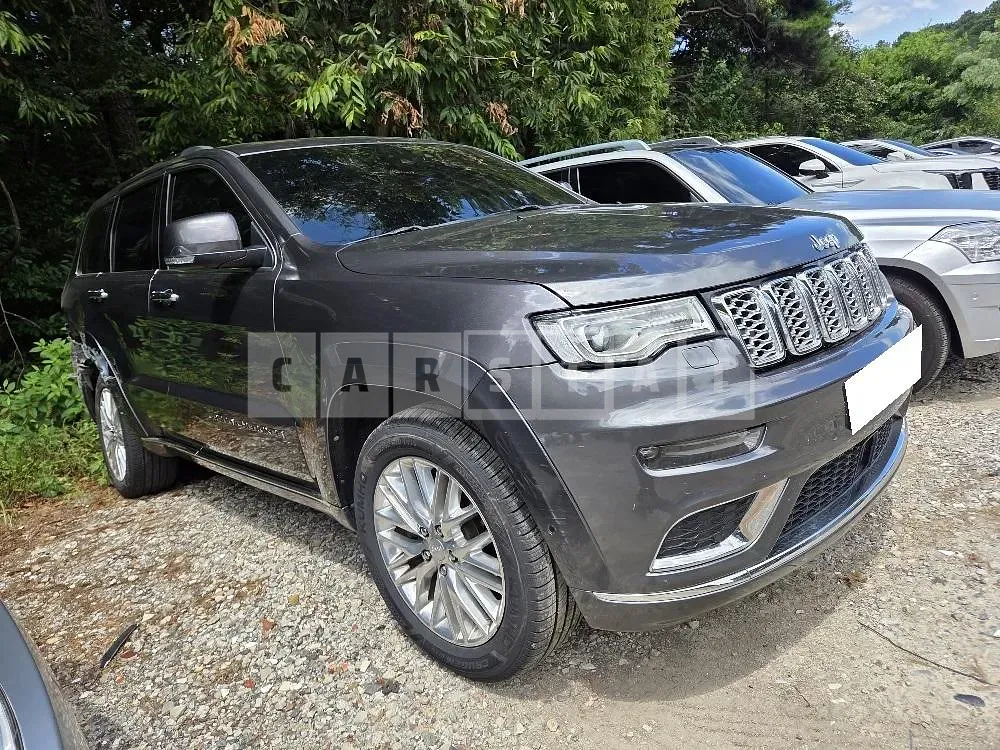Photo 2 of 27: 2017 Jeep Grand Cherokee, VIN 1C4RJFJM6HC933047 — Korean insurance auction