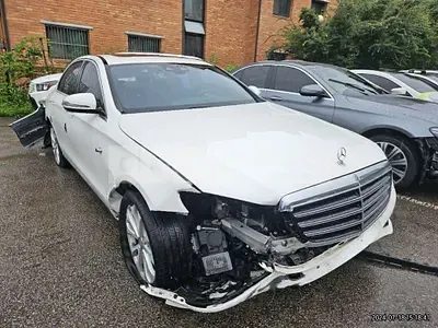 Photo 1 of 15: 2017 Mercedes-Benz E220d — Korean insurance auction