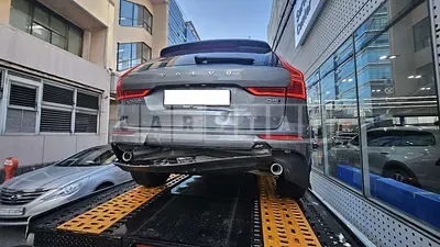 Photo 1 of 18: 2018 Volvo XC60 D5 AWD — Korean insurance auction
