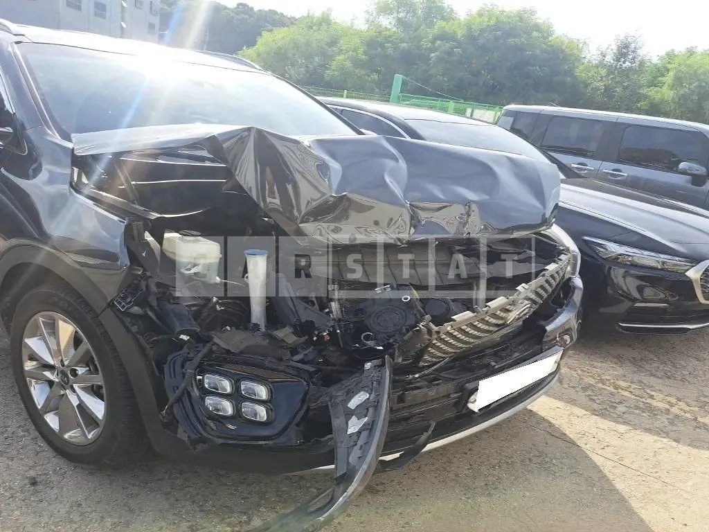 Photo 2 of 48: 2017 Kia Sorento, VIN KNAPK81ABHA308671 — Korean insurance auction