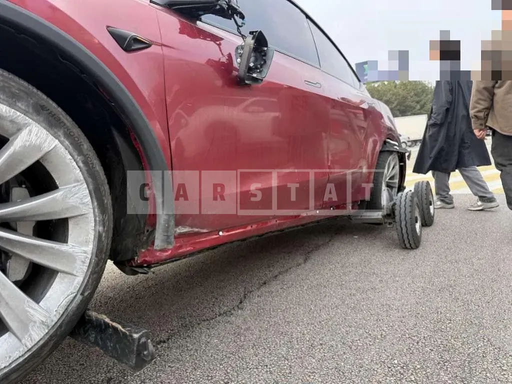 Photo 2 of 13: 2025 Tesla Model Y Long Range — Korean insurance auction