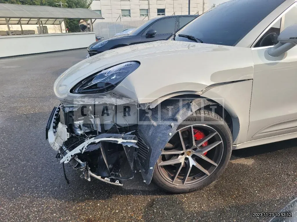 Photo 2 of 74: 2023 Porsche Macan S — Korean insurance auction