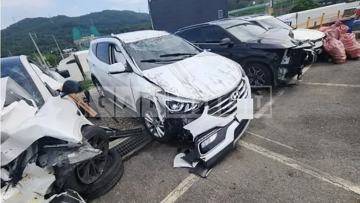 Photo 2 of 18: 2018 Hyundai Santa Fe DM 2.0 — Korean insurance auction