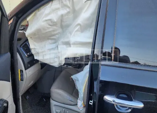 Photo 2 of 22: 2019 Kia Carnival, VIN KNAMC81ABKS447325 — Korean insurance auction